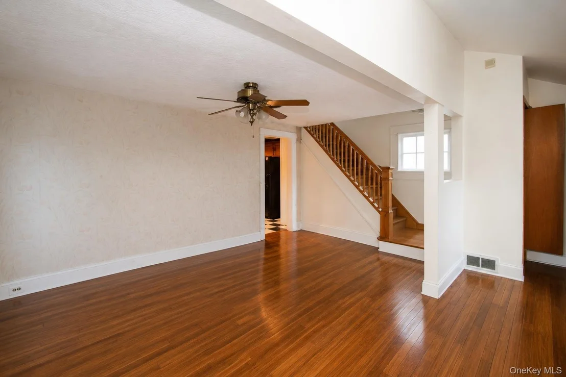 Photo of 98 Willow Avenue