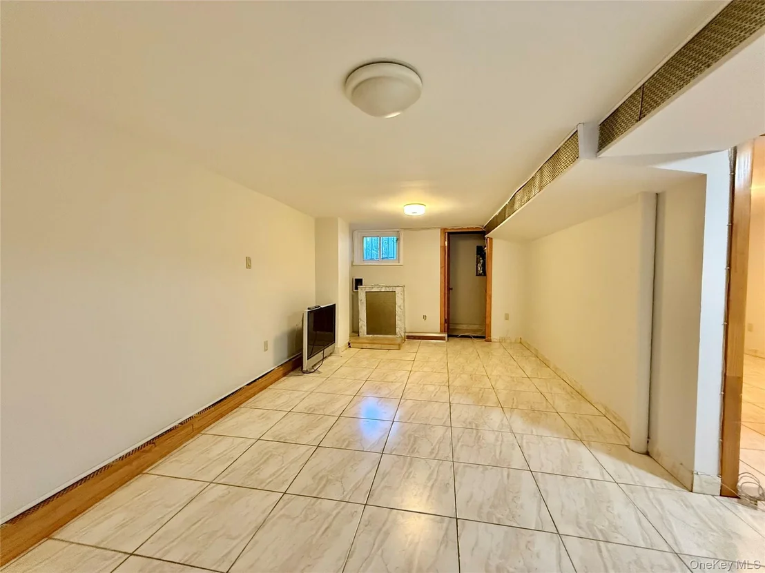 Photo of 5962 69th Lane