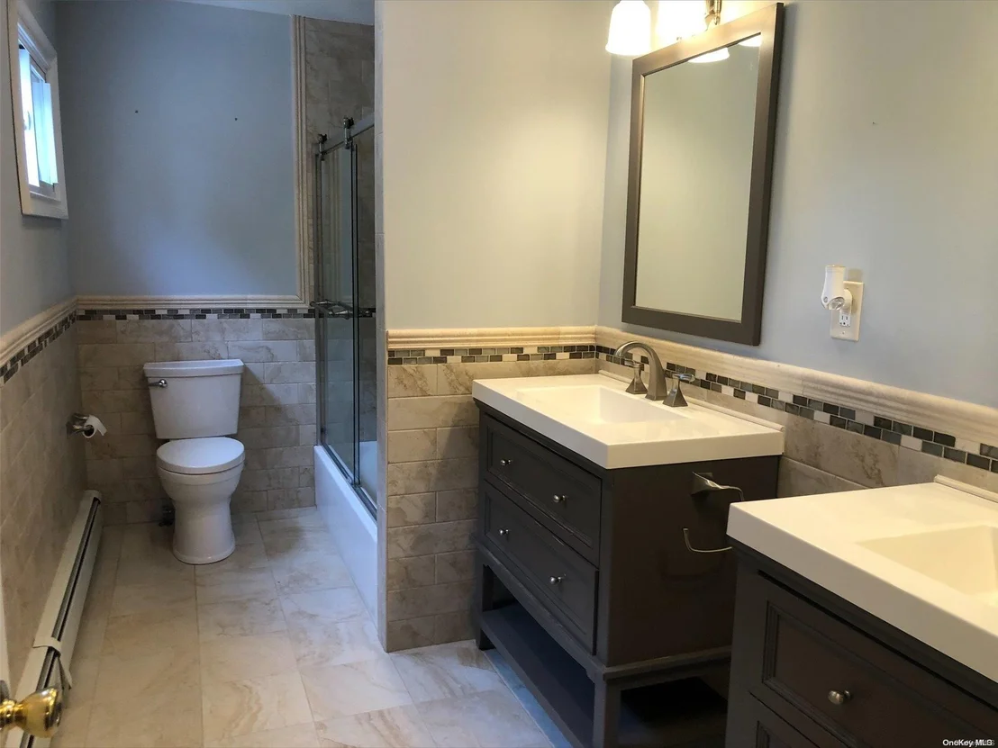 Photo of 52 W Woodside Avenue