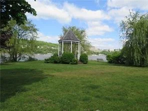 Photo of 12 Hudson River Lane