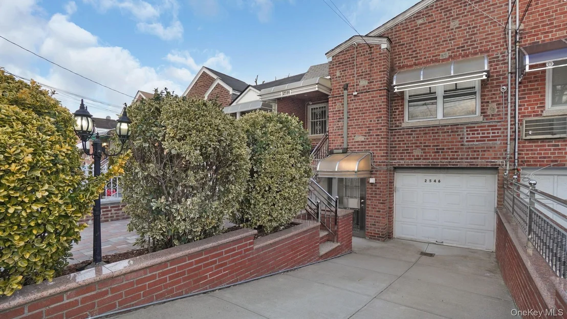 Photo of 2546 Wilson Avenue
