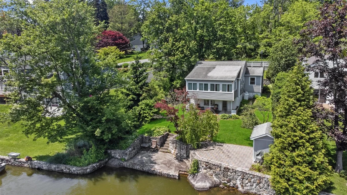 Photo of 65 Lakeside Road