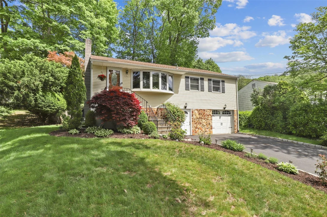 Photo of 130 Putnam Road