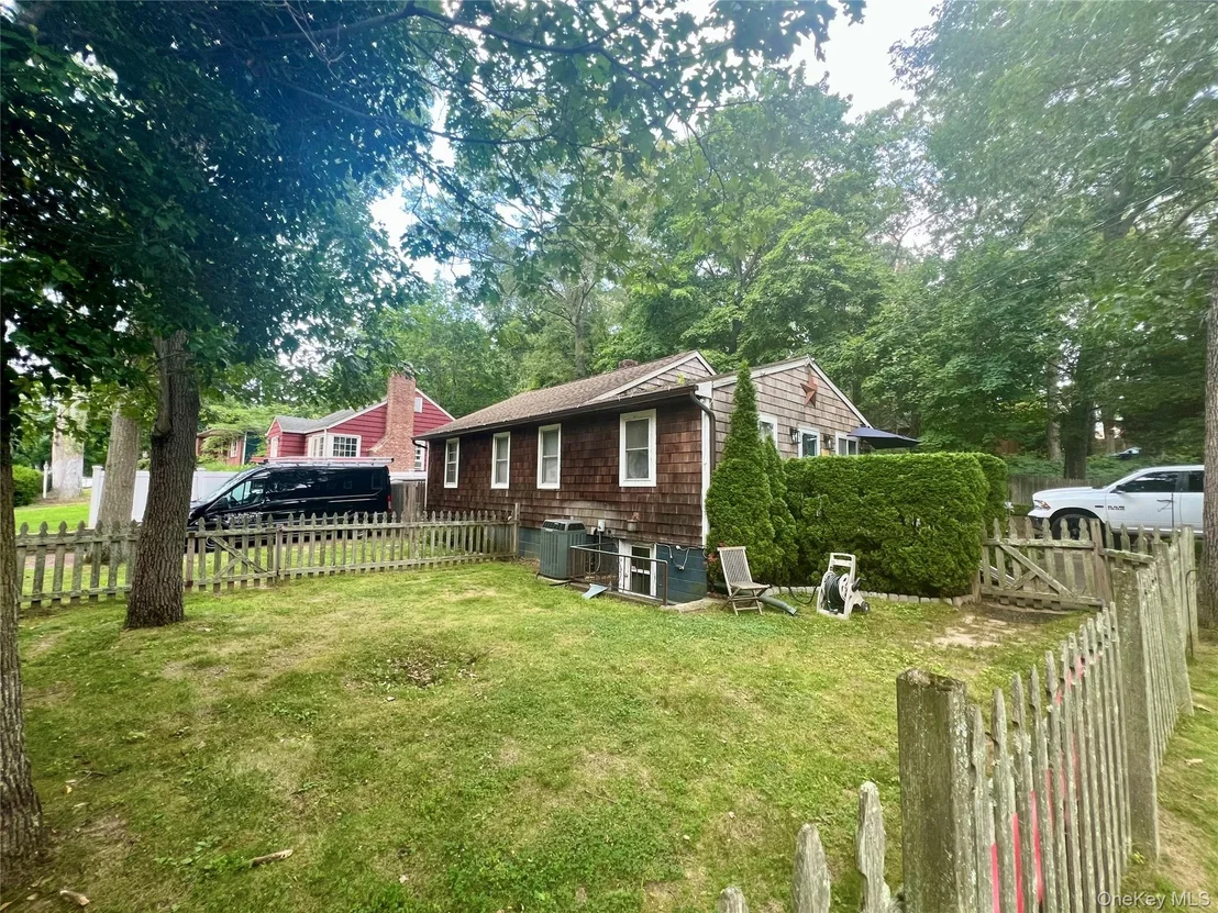 Photo of 230 Lakeside Trail