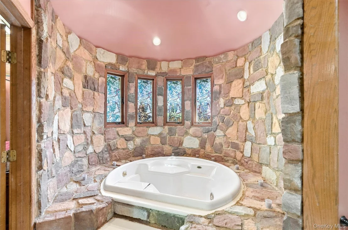 Photo of 289 Pine Grove Road