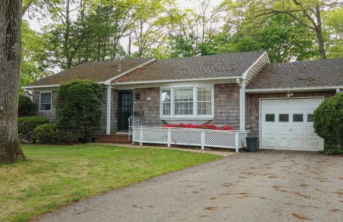 Photo of 250 Swan Lake Drive