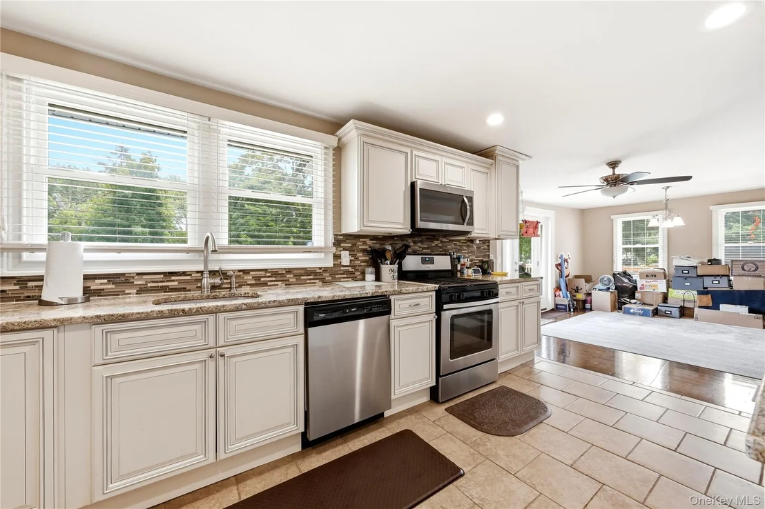Photo of 414 Potter Boulevard