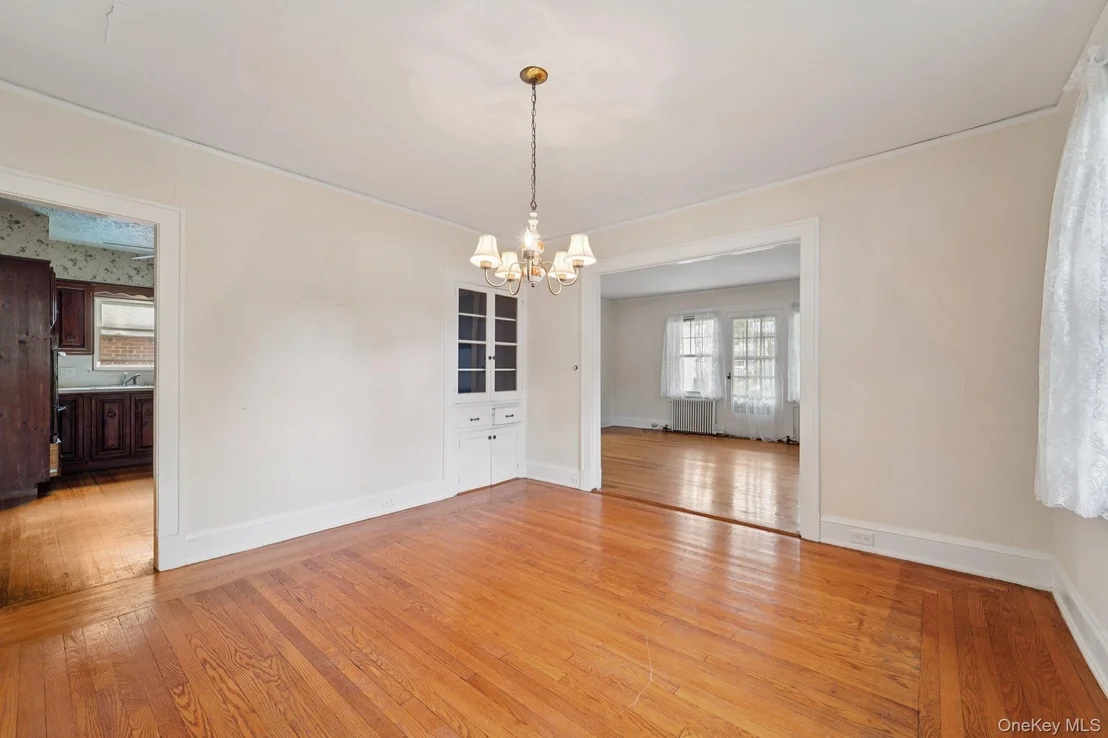 Photo of 115 Morsemere Avenue