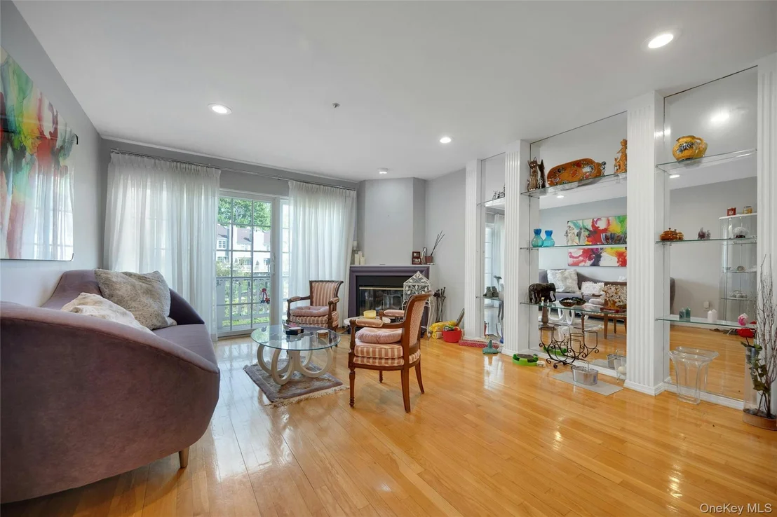Photo of 1102 Pondside Drive