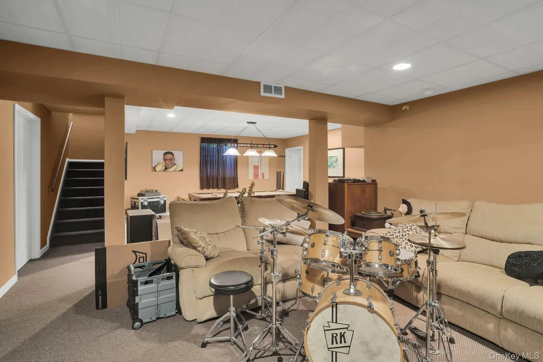 Photo of 420 Stonecrop Road