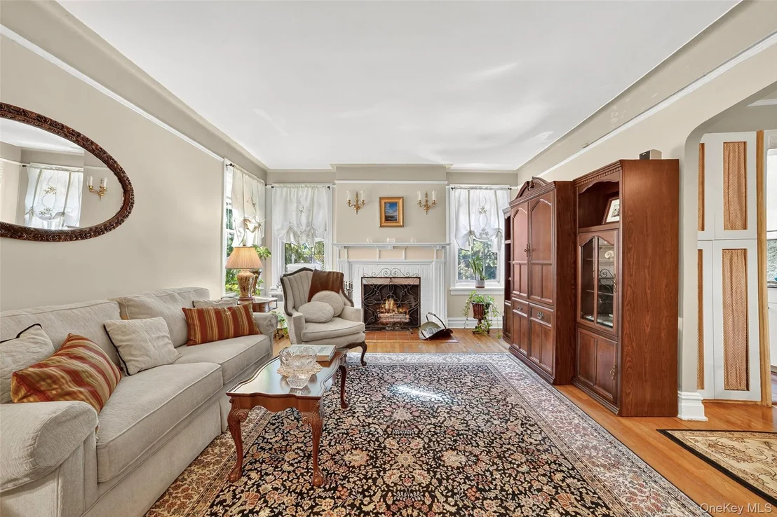 Photo of Unit 2K at 25 Parkview Avenue
