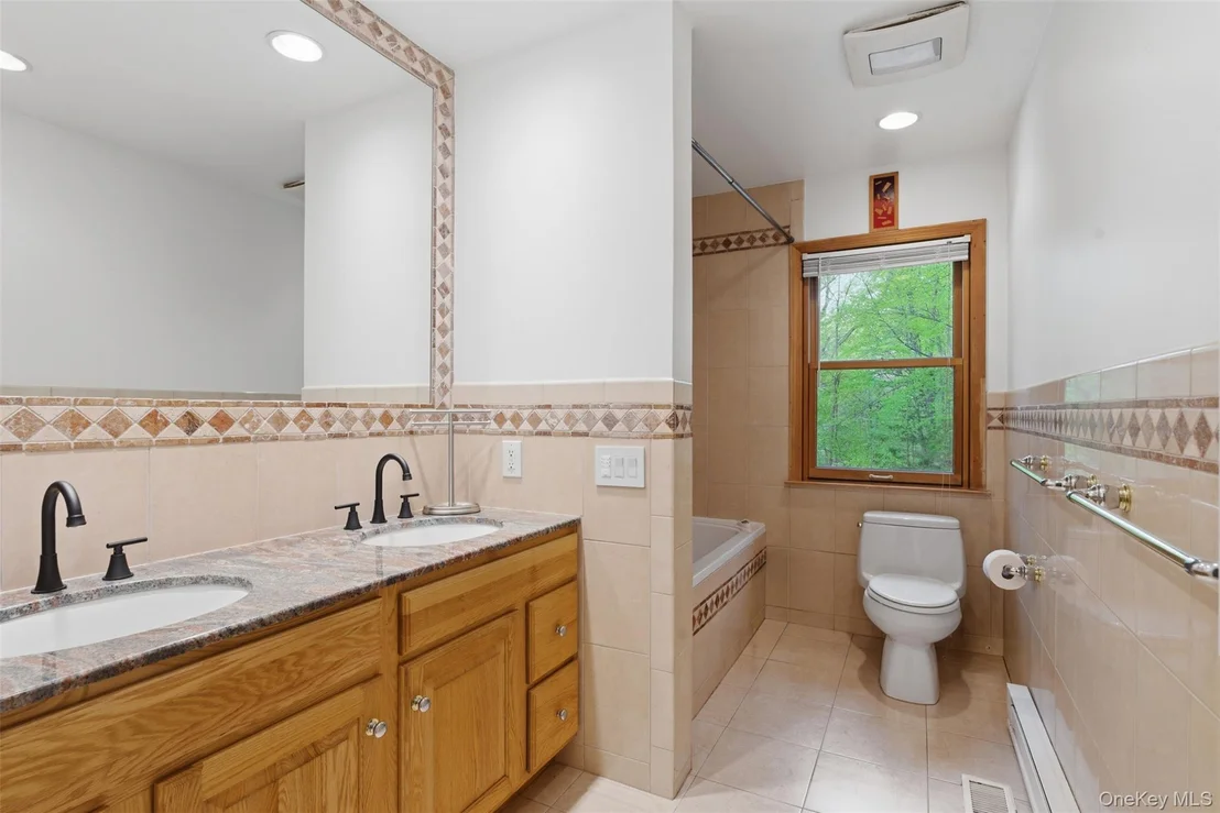 Photo of 8 Upper Shad Road