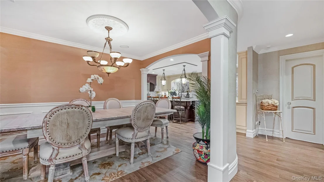 Photo of 2876 Shore Road