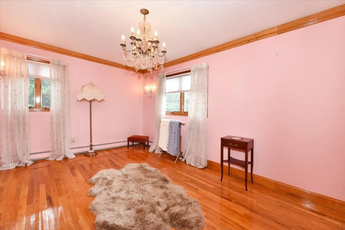 Photo of 41 Grassy Pond Drive