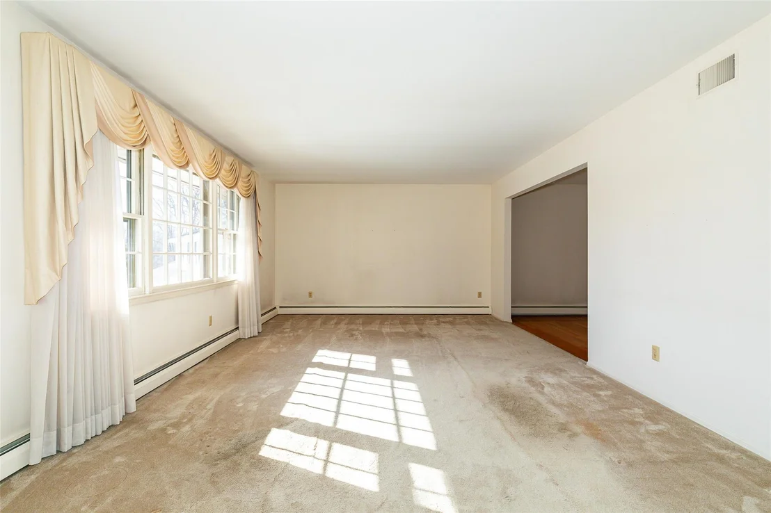 Photo of 19 Surrey Lane