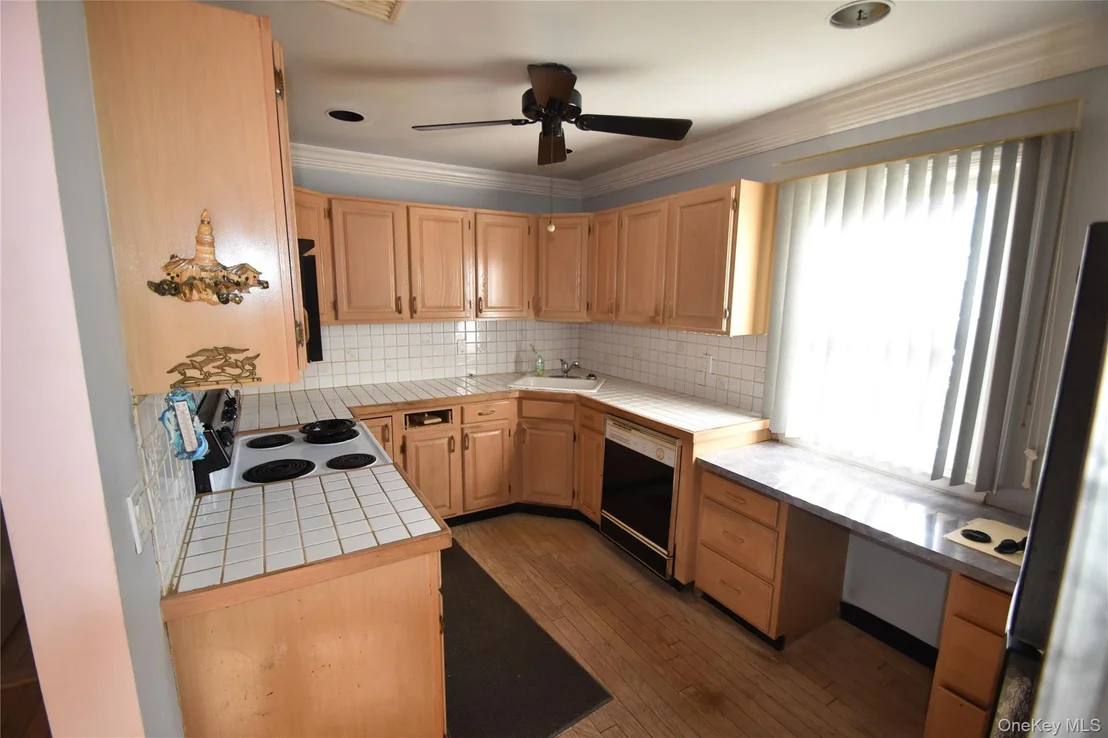 Photo of 44 Harbor Road N