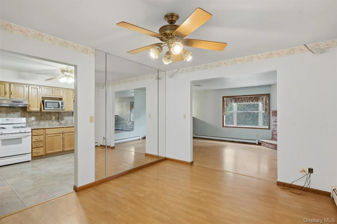Photo of 122 River Road