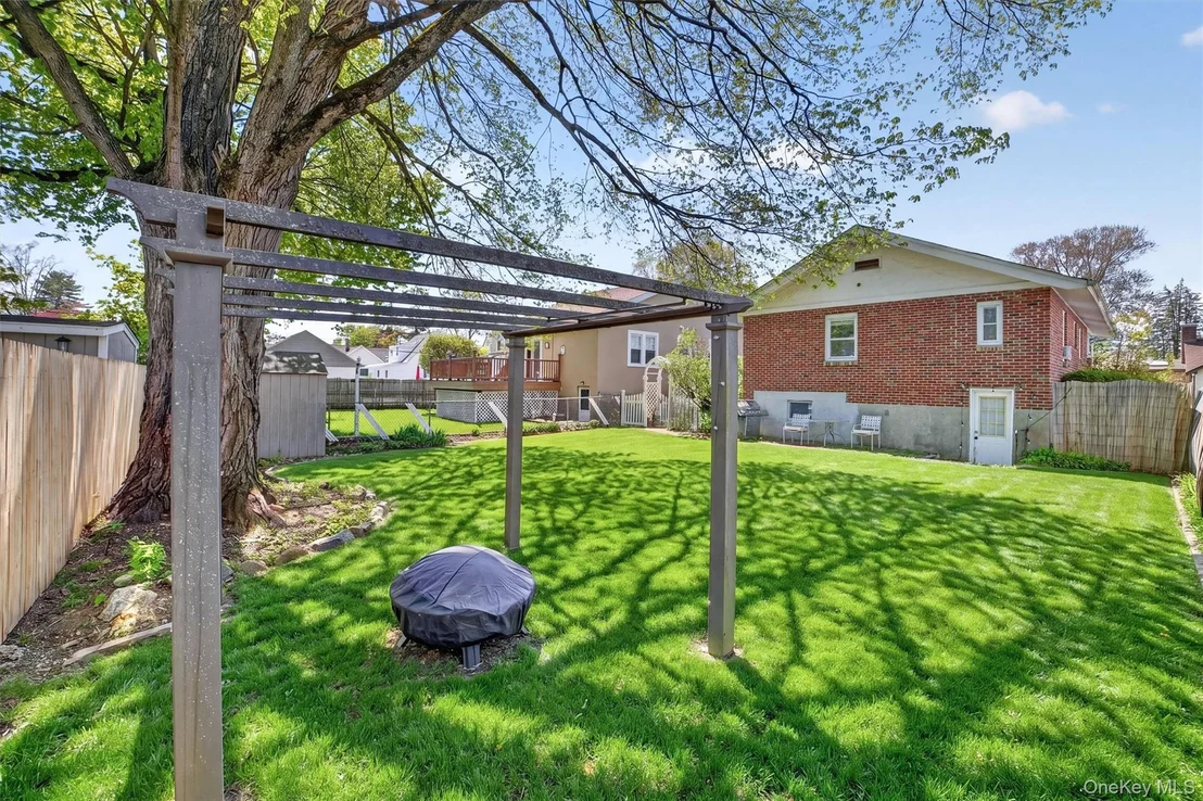 Photo of 18 2nd Avenue