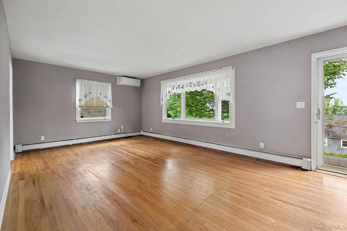 Photo of 5 Meadowbrook Drive