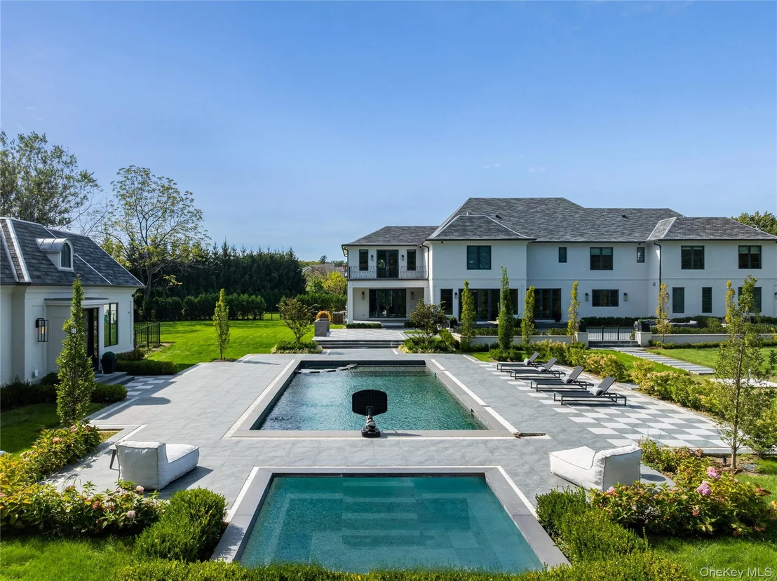 Photo of 18 Evergreen Way