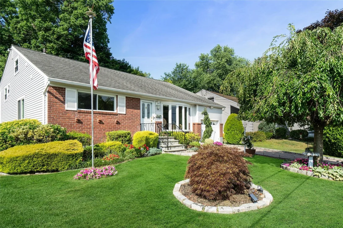 Photo of 24 Westwind Road