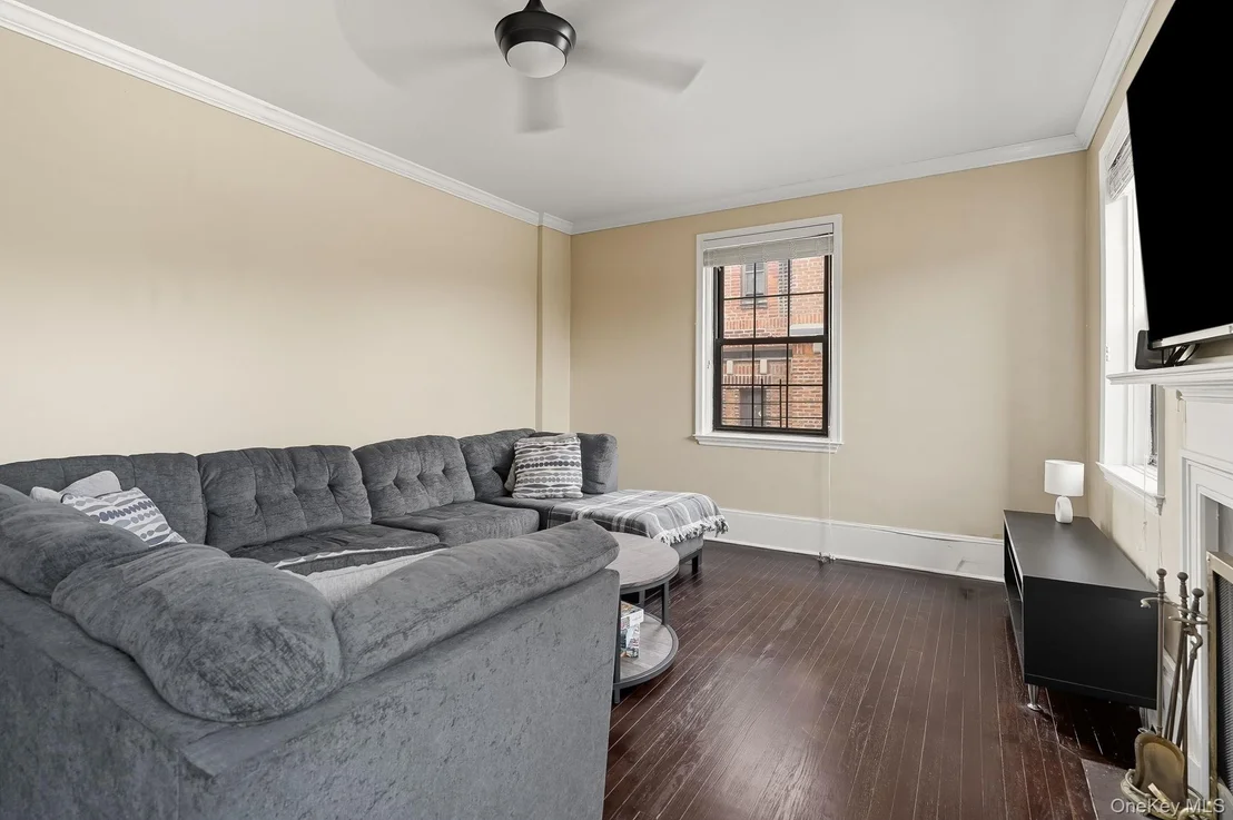 Photo of Unit 5A at 830 Bronx River Road