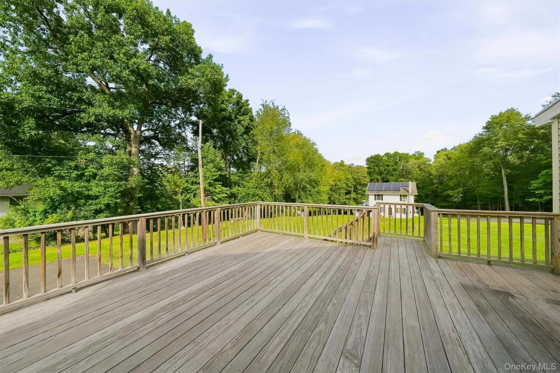 Photo of 48 Lake Side Drive