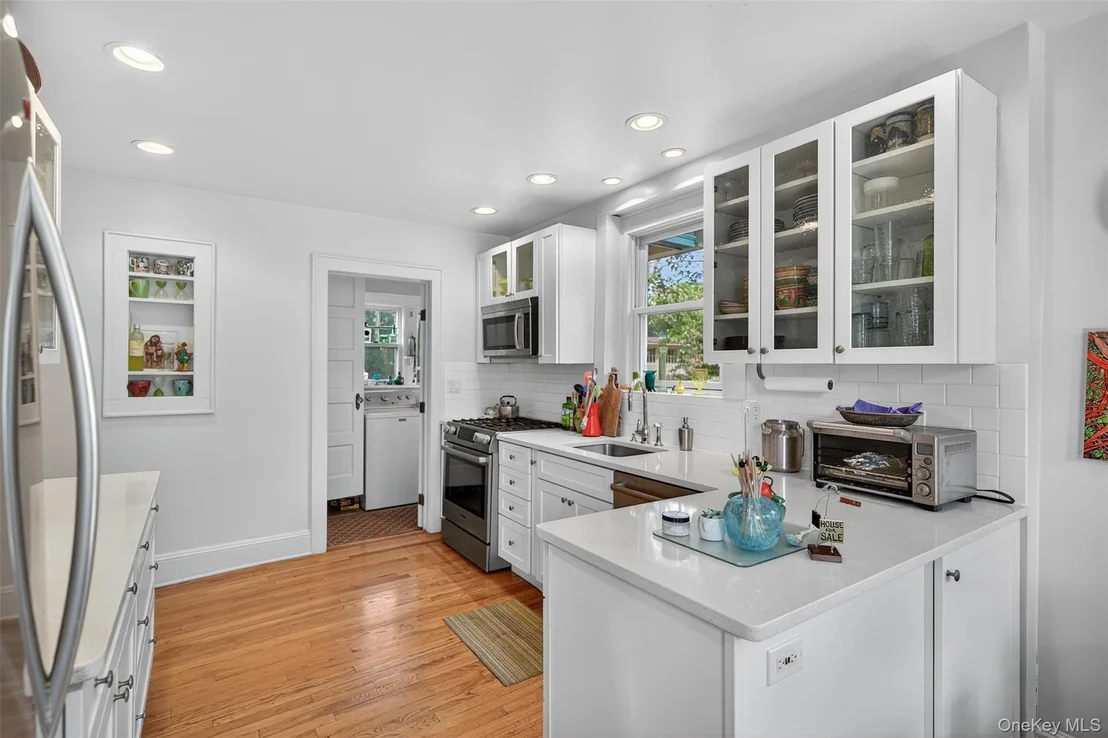 Photo of 20 Whitehouse Avenue