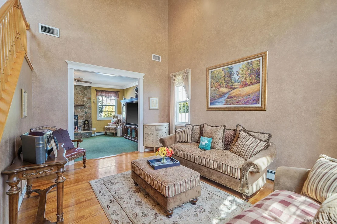 Photo of 9 Tuthill Creek Drive