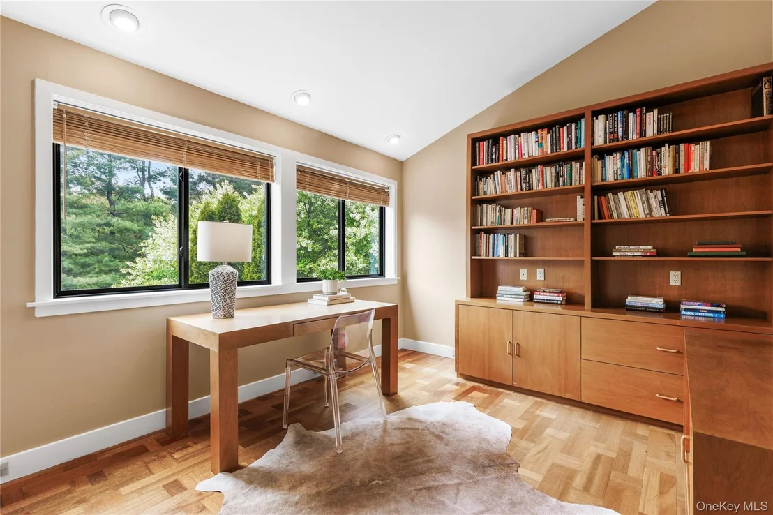Photo of 3 Lakeside Drive