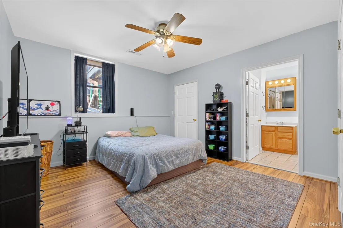 Photo of 387 Cornwall Hill Road