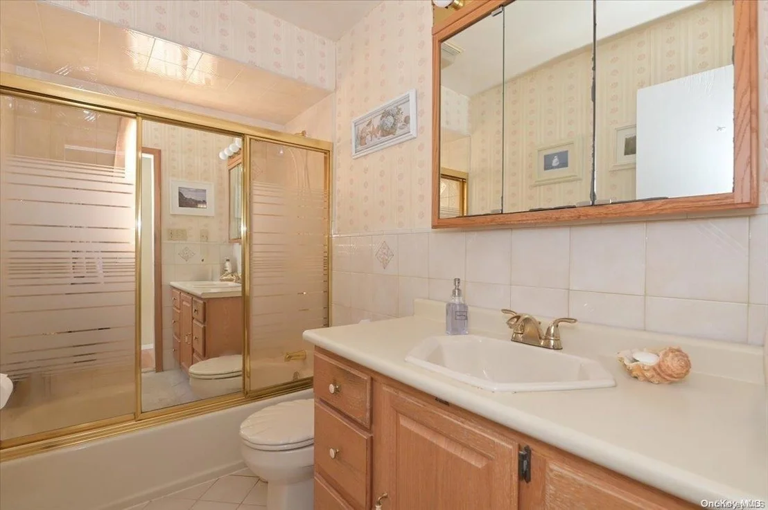 Photo of 876 Mayer Drive