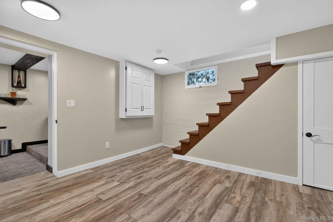 Photo of 42 Colonial Avenue