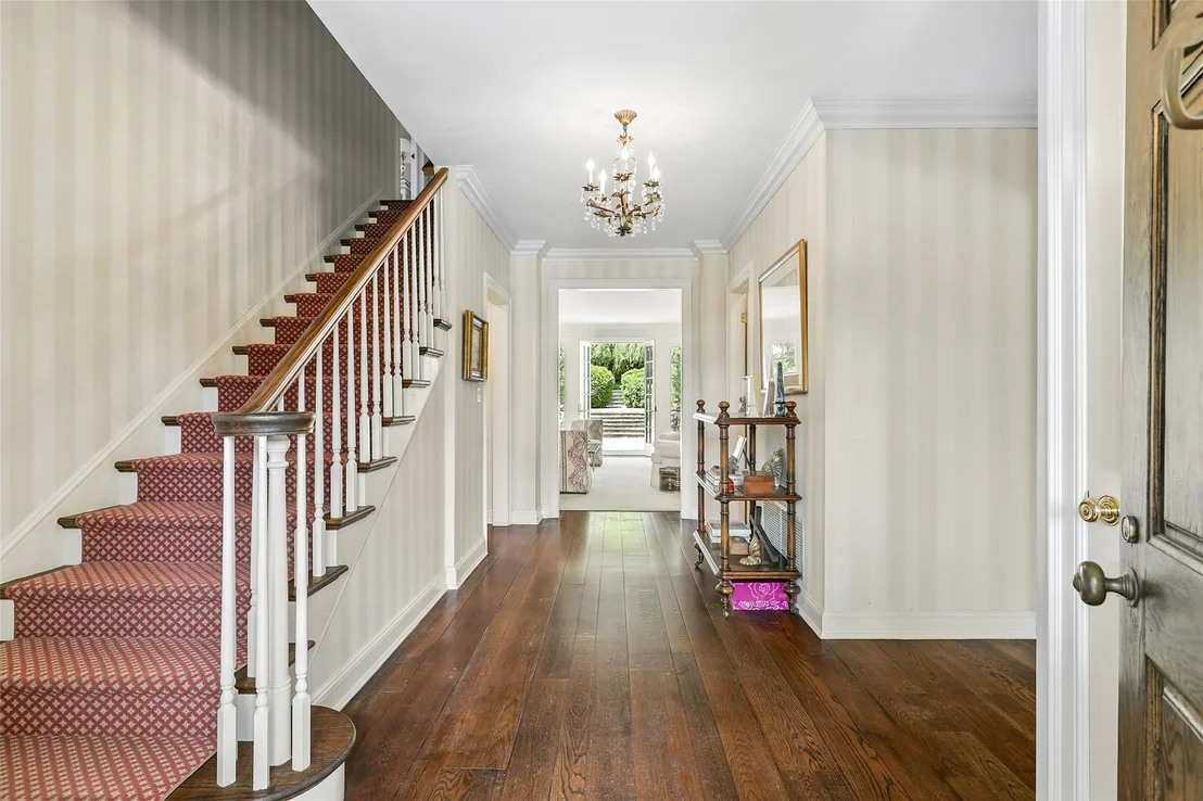 Photo of 325 Highland Road