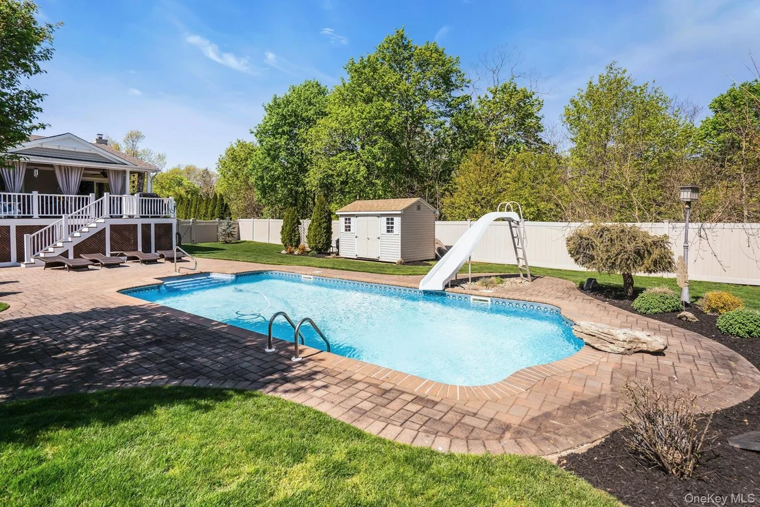 Photo of 101 Hayrick Lane