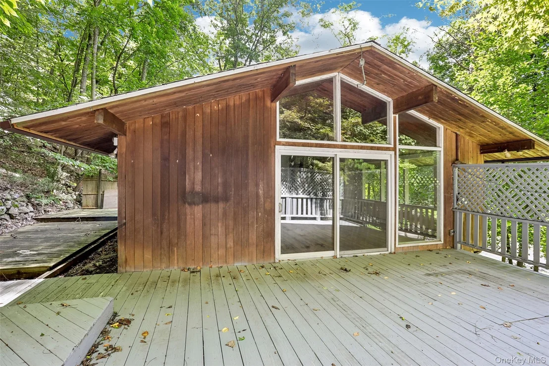 Photo of 951 Haverstraw Road