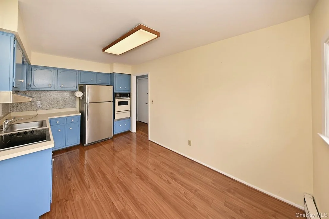 Photo of 160 E Willow Tree Road