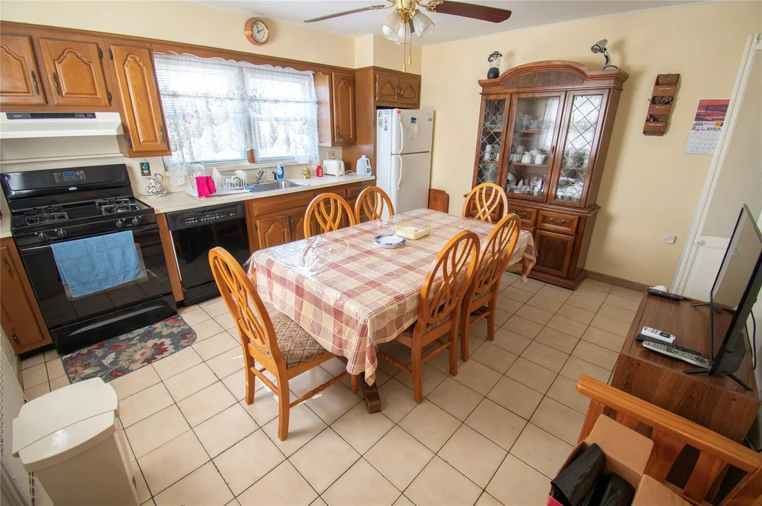 Photo of 2135 Maple Street