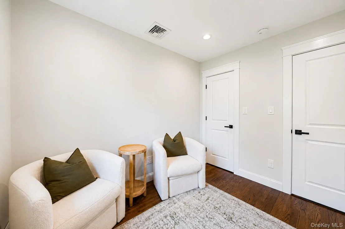 Photo of 8 Gedney Avenue