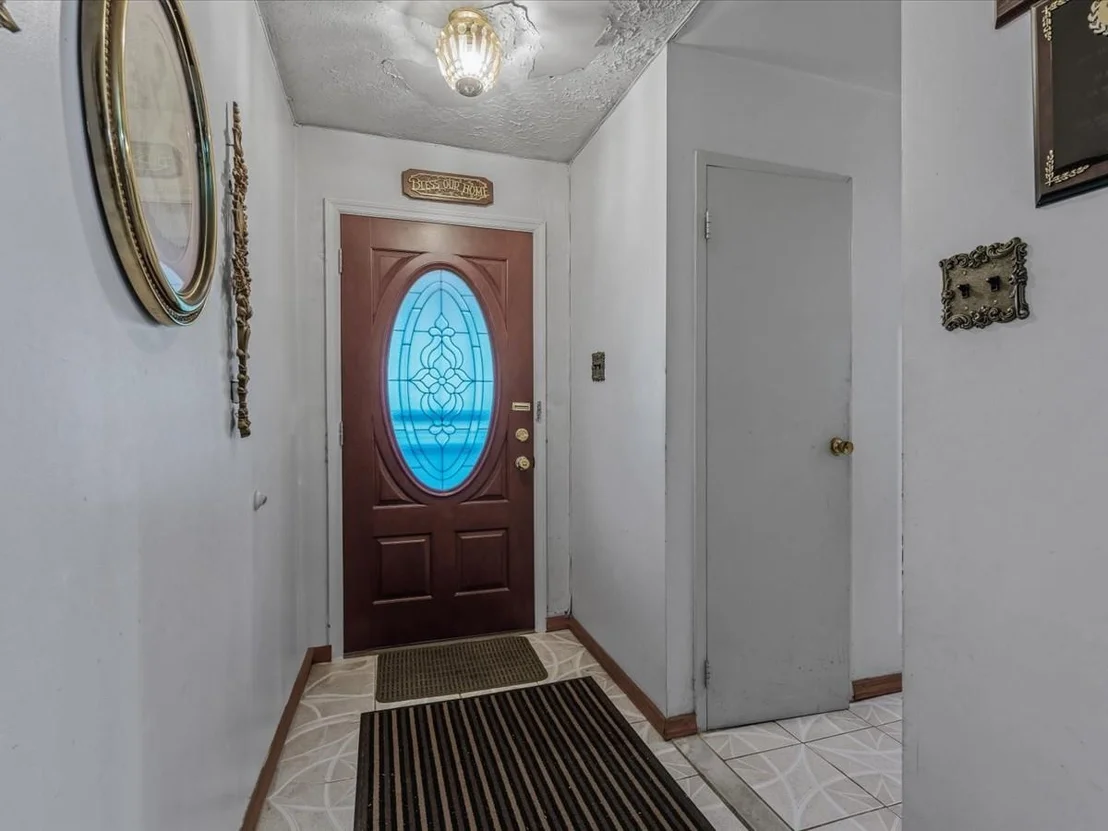 Photo of 453 Christopher Avenue