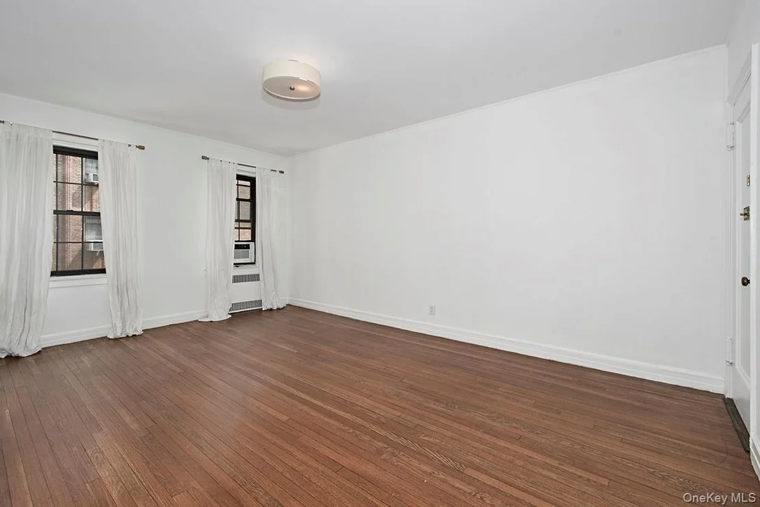Photo of Unit 3F at 35 Parkview Avenue