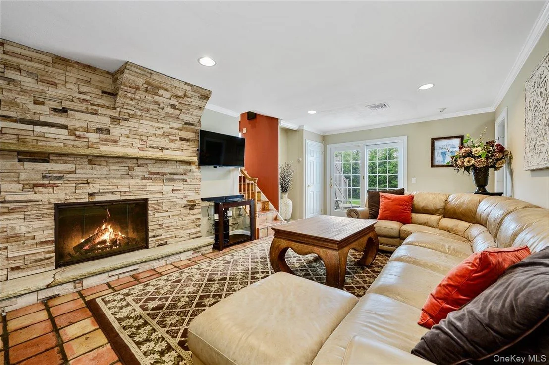 Photo of 2119 Oliver Way