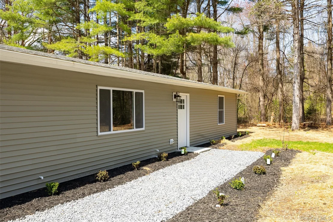 Photo of 7 Eckelman Drive