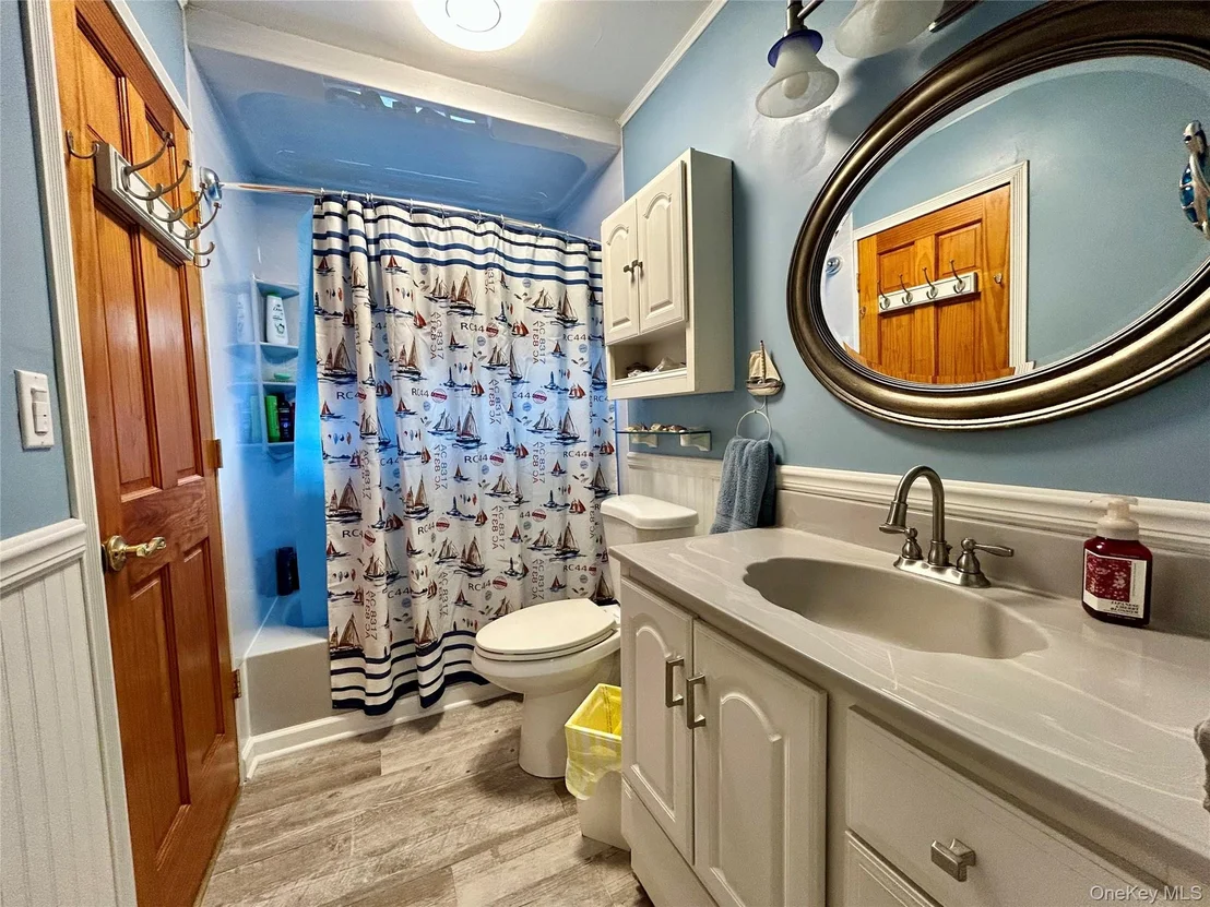 Photo of 136 B Hampton Avenue