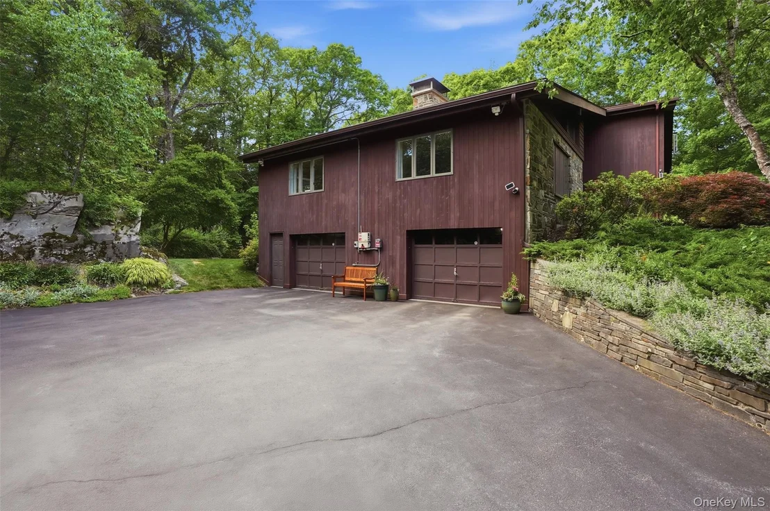 Photo of 17 Stoutenburgh Drive