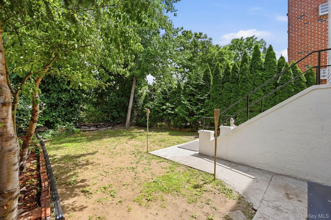 Photo of 4000 Pratt Avenue