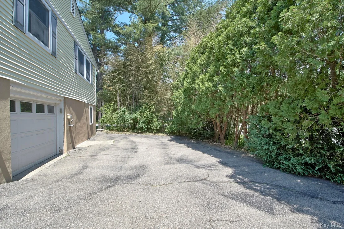 Photo of 121 Parkview Place
