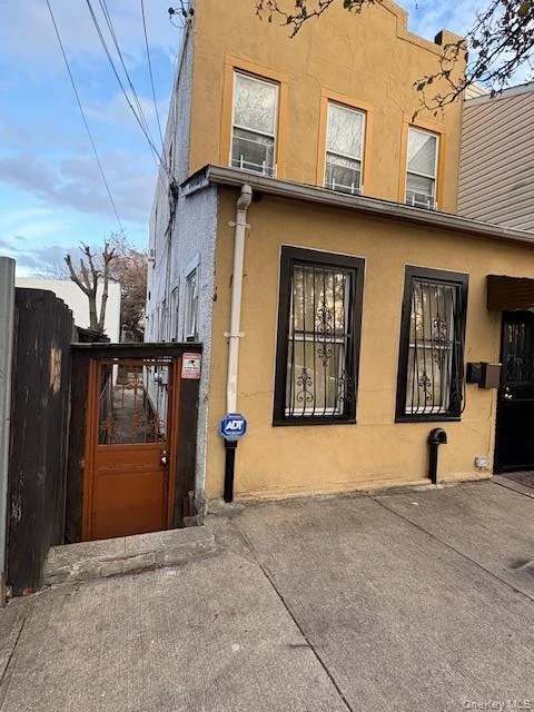Photo of 1011 Hemlock Street