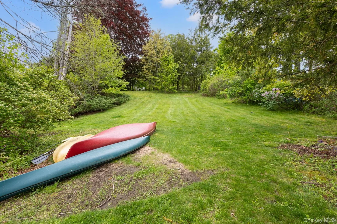 Photo of 122 Dutchess Drive