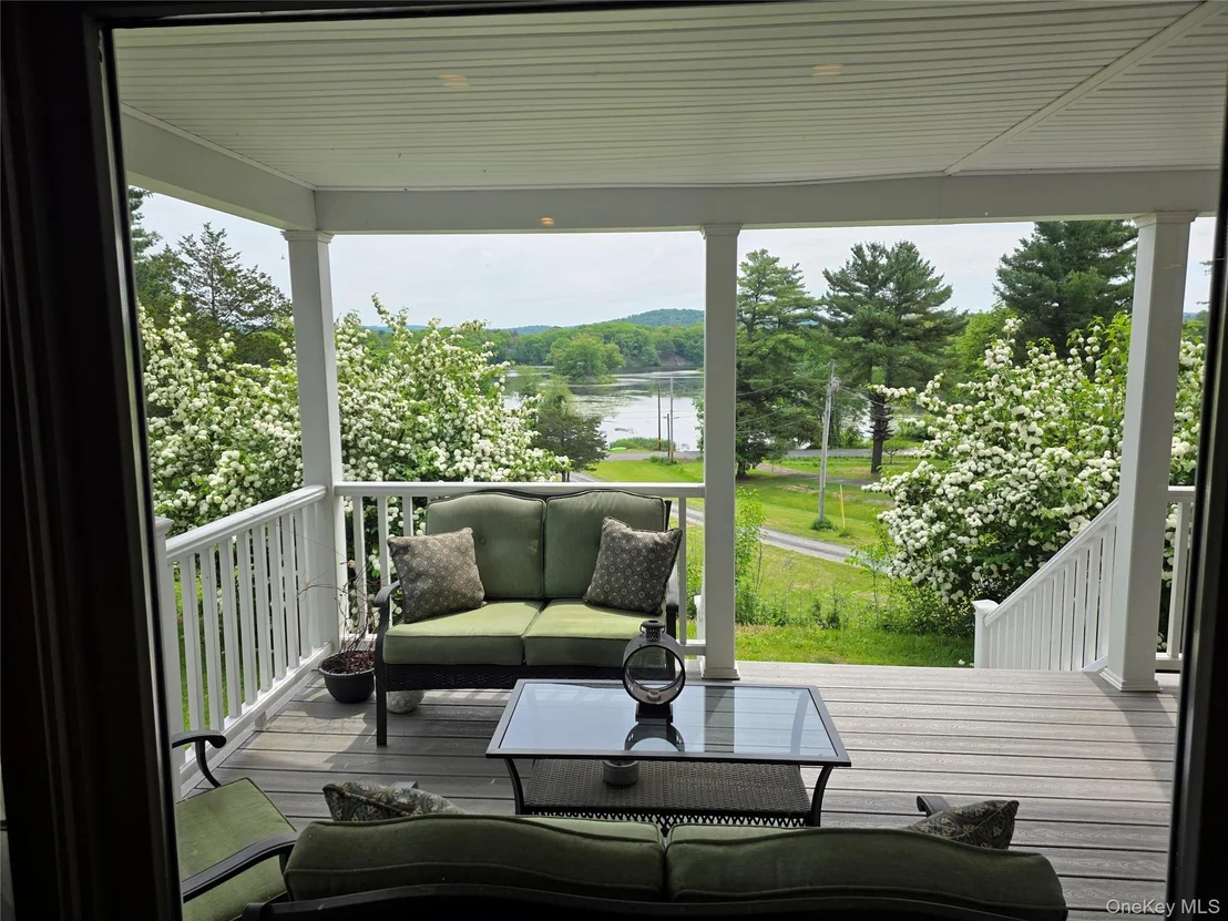 Photo of 553 Lake Road